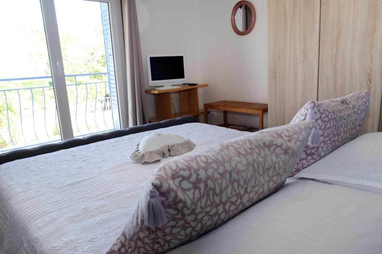 Bed and Breakfast Les Bessonnes Saint-Georges-Haute-Ville Экстерьер фото